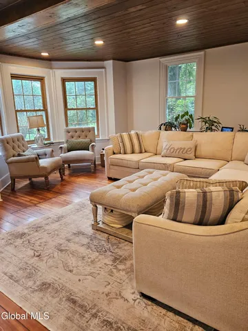 $3,500 | 675 Mac Elroy Road, Clifton Park, NY 12019