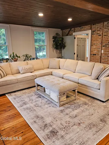 $3,500 | 675 Mac Elroy Road, Clifton Park, NY 12019