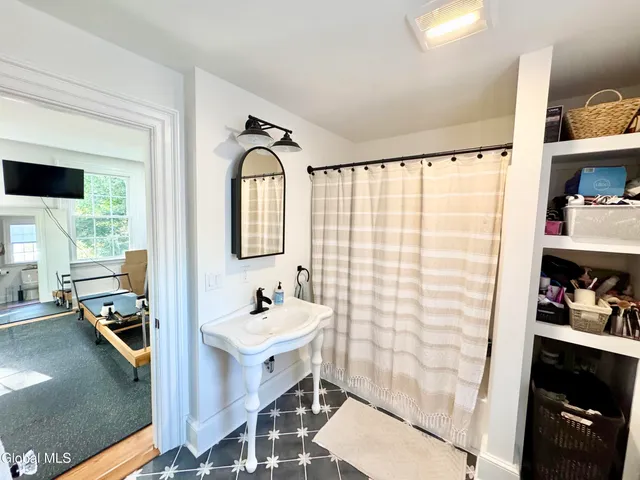 $3,500 | 675 Mac Elroy Road, Clifton Park, NY 12019