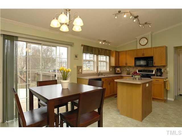 1208 Shackleton Road Apex, NC 27502 - Photo 11 of 25 Gallery Image 11
