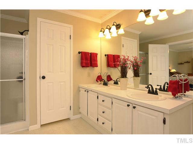 1208 Shackleton Road Apex, NC 27502 - Photo 18 of 25 Gallery Image 18