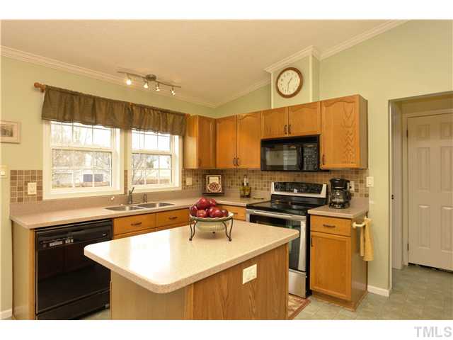 1208 Shackleton Road Apex, NC 27502 - Photo 8 of 25 Gallery Image 8