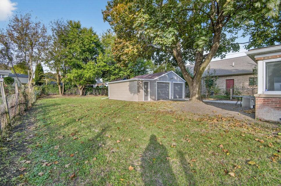 1214 Illinois Street Racine, WI 53405 - Photo 8 of 21 20251028174007792505000000-o