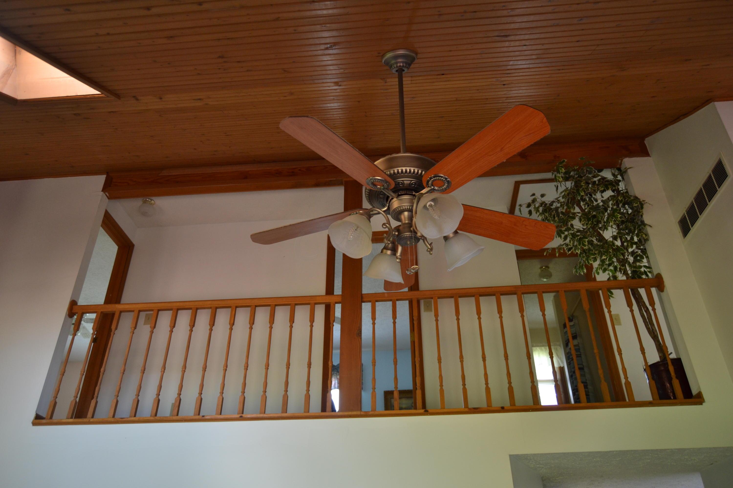 9000 Welsh Road Radnor, OH 43066 - Photo 13 of 28 View of the upper level landing area.