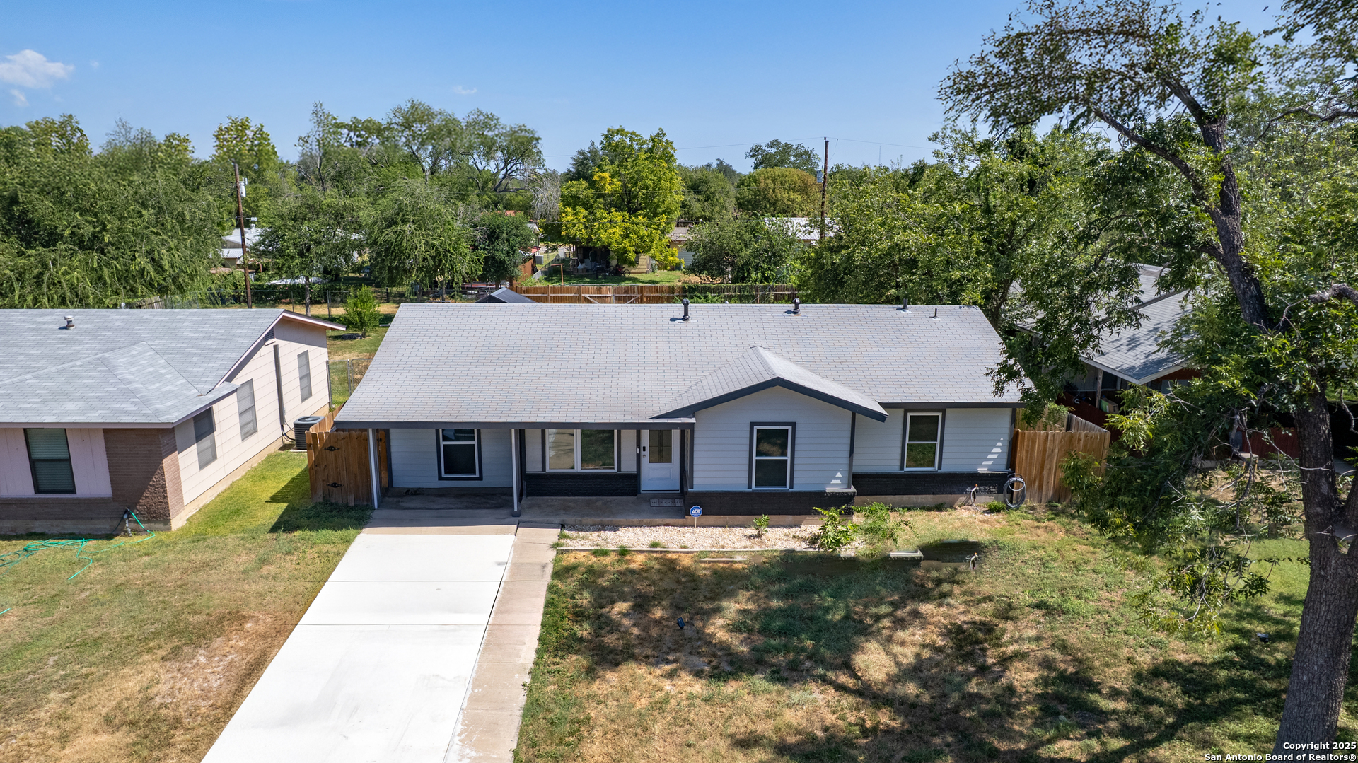 208 West Sabinal Street Uvalde, TX 78801 - Photo 18 of 22