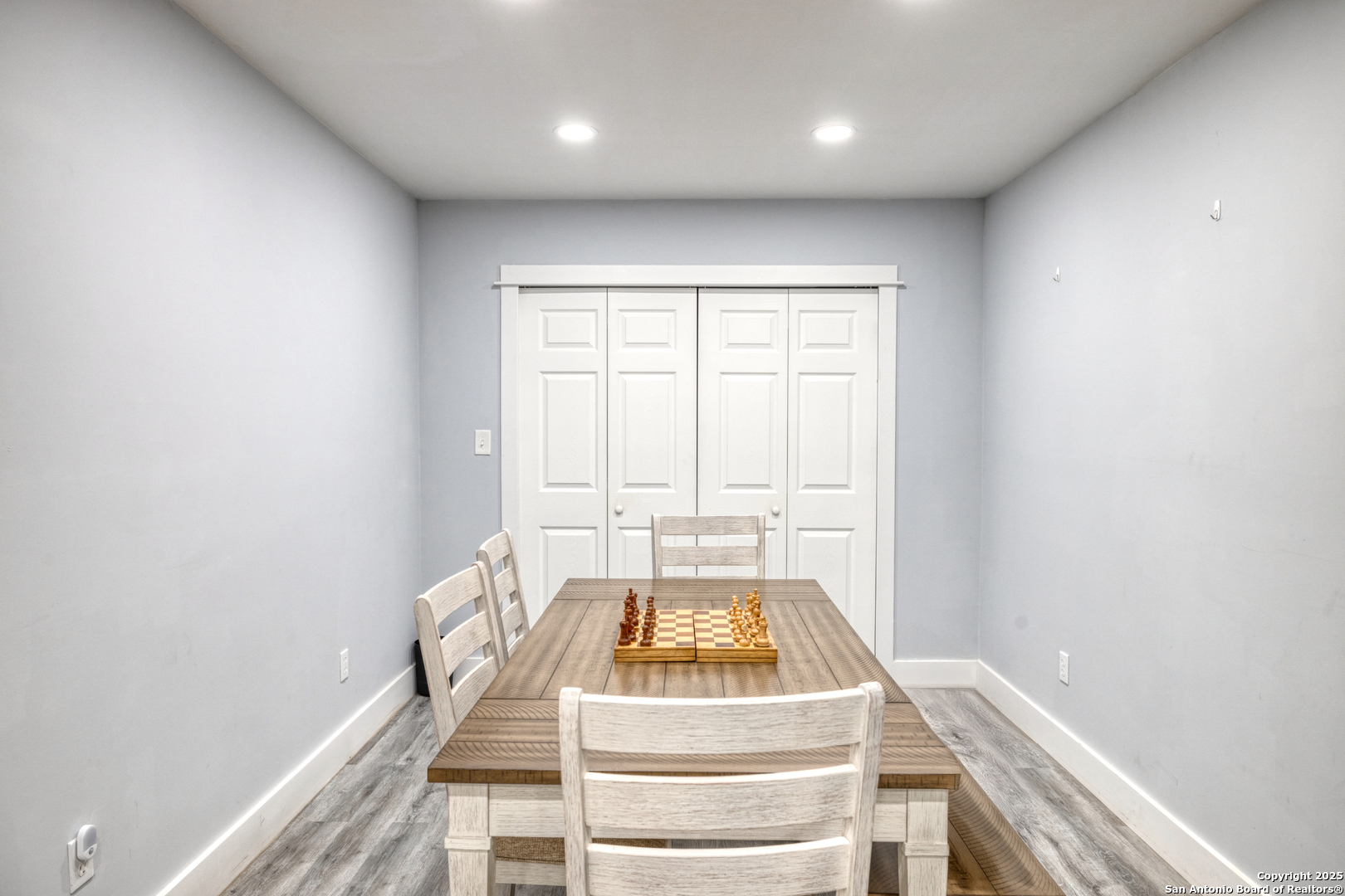 208 West Sabinal Street Uvalde, TX 78801 - Photo 5 of 22