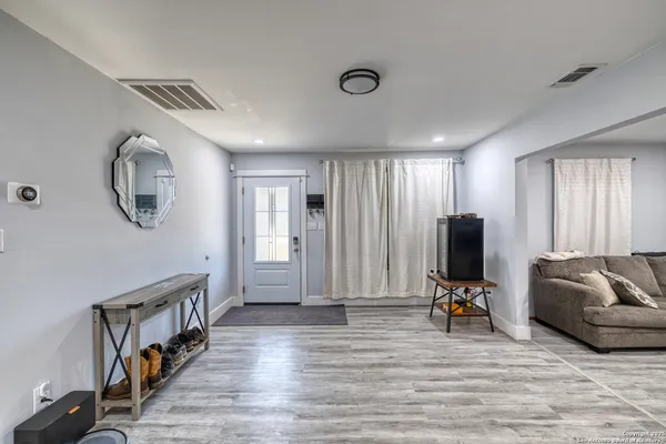 $240,000 | 208 West Sabinal Street, Uvalde, TX 78801