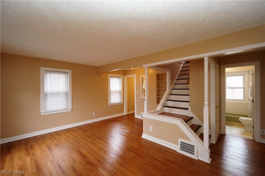 4129 Ellison Road South Euclid, OH 44121 - Photo 4 of 35