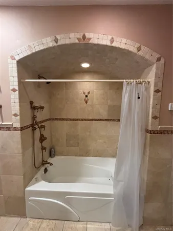 $7,500 | 329 East Chester Street, Long Beach, NY 11561