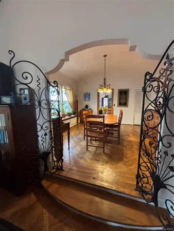$7,500 | 329 East Chester Street, Long Beach, NY 11561