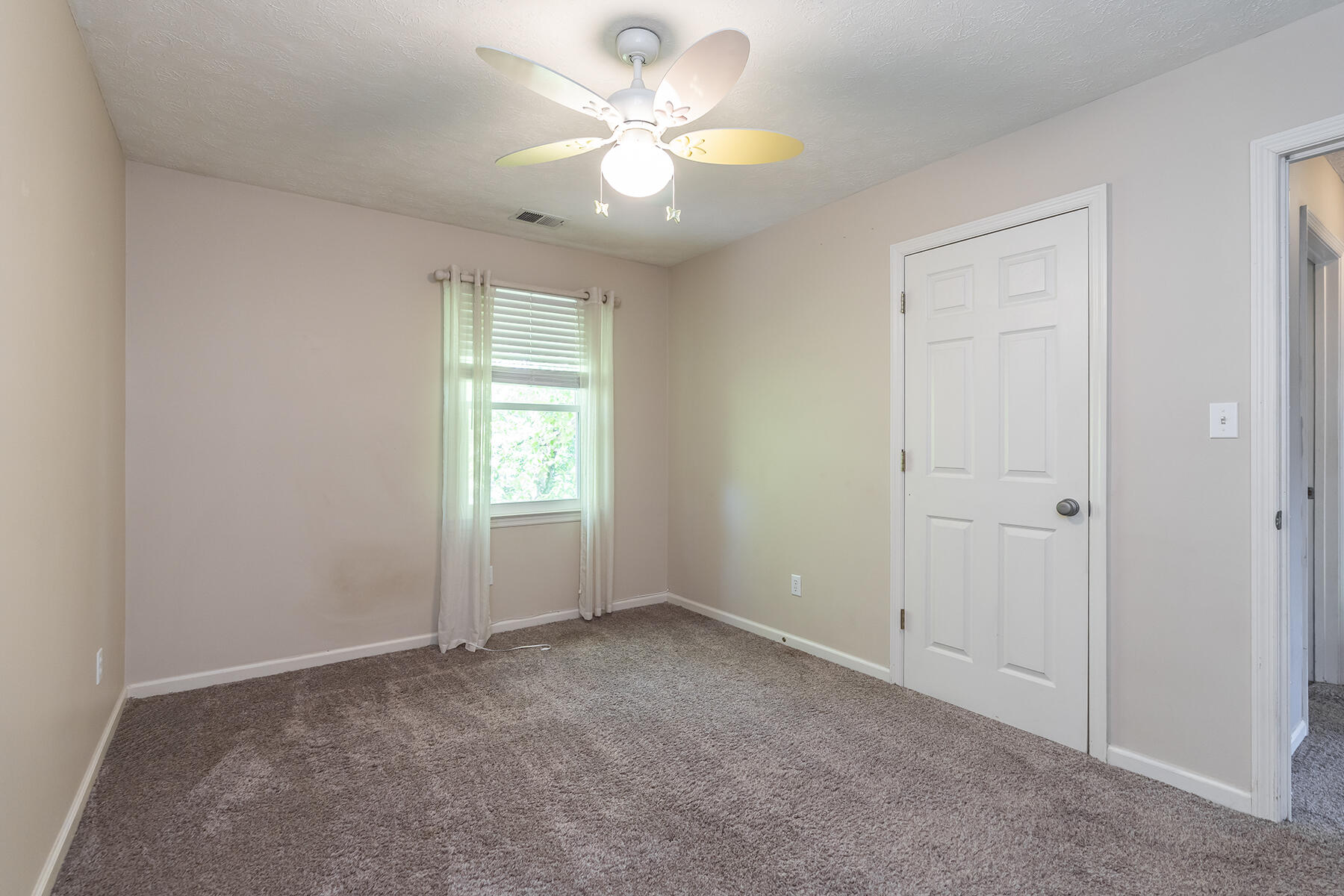 945 Tanbark Road Lexington, KY 40515 - Photo 23 of 31 945tanbark24 copy