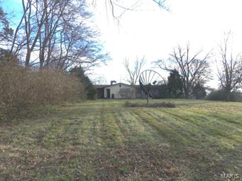 4947 Ringer Road St. Louis, MO 63129 - Photo 2 of 3