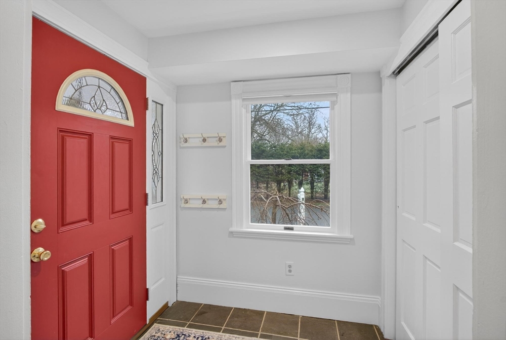 52 Maple Street Hamilton, MA 01982 - Photo 6 of 42