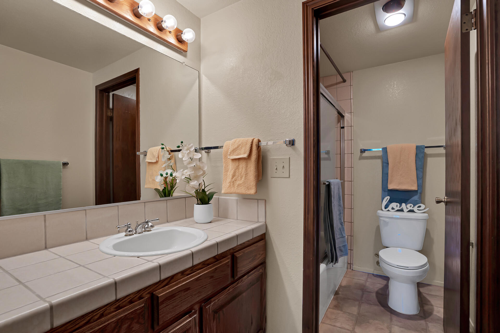 249 Ridgetop Drive, Unit 141 Redding, CA 96003 - Photo 16 of 25 Primary Vanity