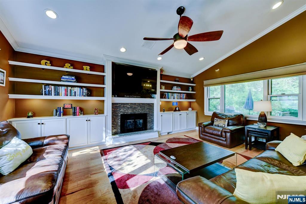 131 Bunker Hill Road Wayne, NJ 07470 - Photo 8 of 45