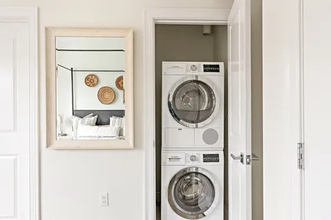 $599,000 | 18 Chelsea Street, Unit 3, Boston, MA 02128