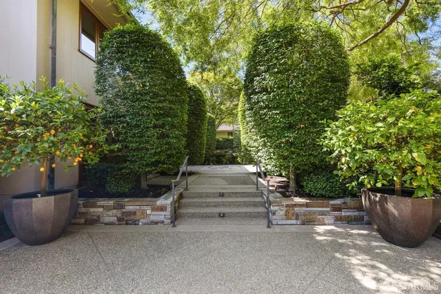 $15,000,000 | 26 Sea View Avenue, Piedmont, CA 94611