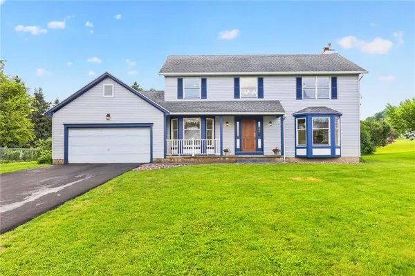 $389,900 | 32 Hawkes Trail, Penfield, NY 14580