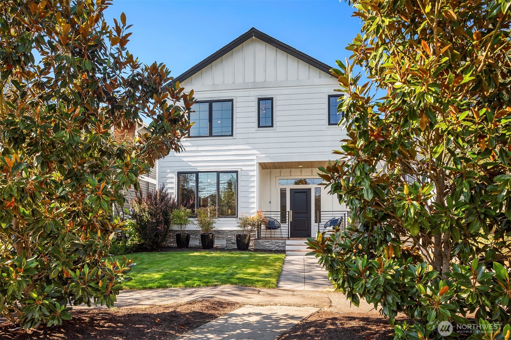 738 North 73rd Street Seattle, WA 98103 - Photo 2 of 29