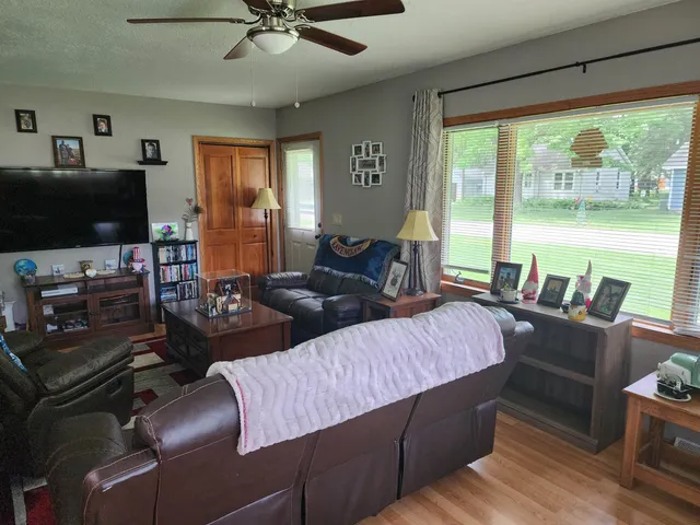 $285,000 | E1761 Amy Street, Waupaca, WI 54981