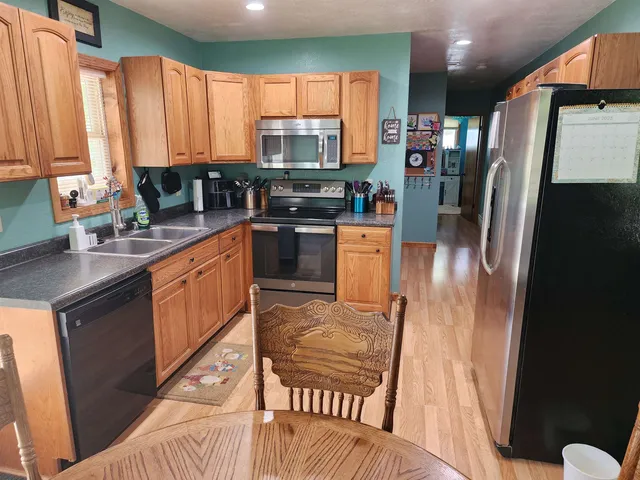 $285,000 | E1761 Amy Street, Waupaca, WI 54981