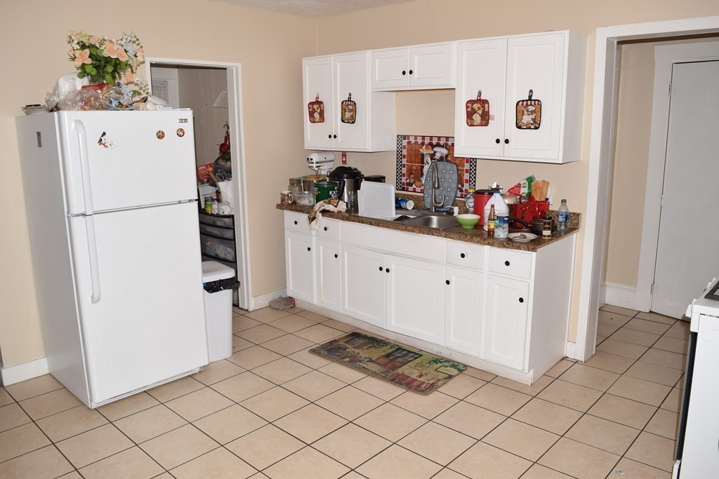 257-259 East Street Springfield, MA 01104 - Photo 5 of 34