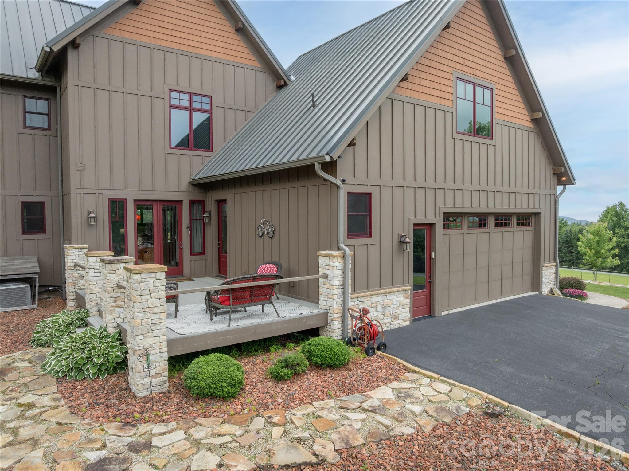 4862 Pinnacle Mountain Road Zirconia, NC 28790 - Photo 23 of 38