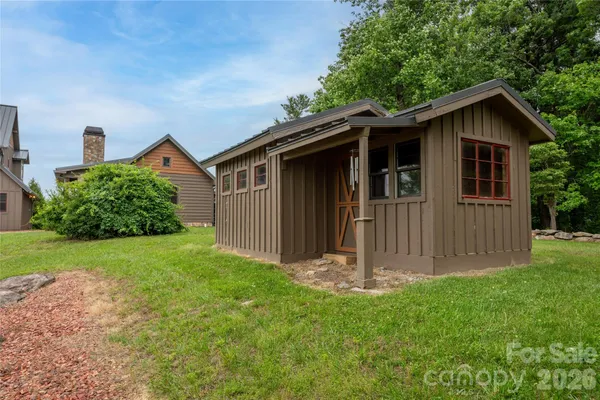 $1,549,999 | 4862 Pinnacle Mountain Road, Zirconia, NC 28790