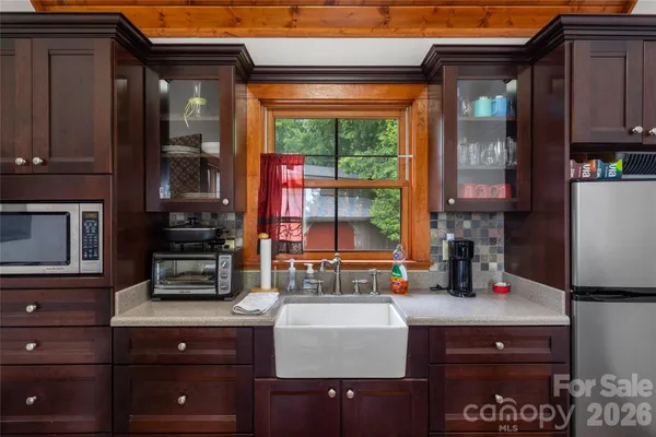 $1,549,999 | 4862 Pinnacle Mountain Road, Zirconia, NC 28790