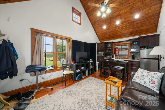 $1,750,000 | 4862 Pinnacle Mountain Road, Zirconia, NC 28790