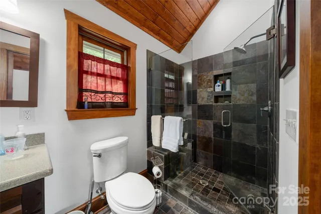 $1,750,000 | 4862 Pinnacle Mountain Road, Zirconia, NC 28790