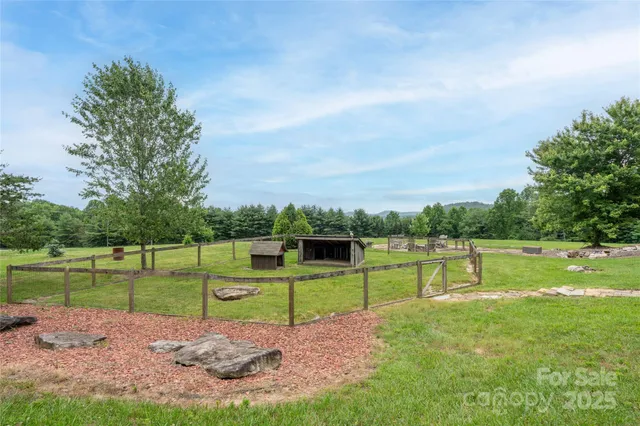 $1,750,000 | 4862 Pinnacle Mountain Road, Zirconia, NC 28790