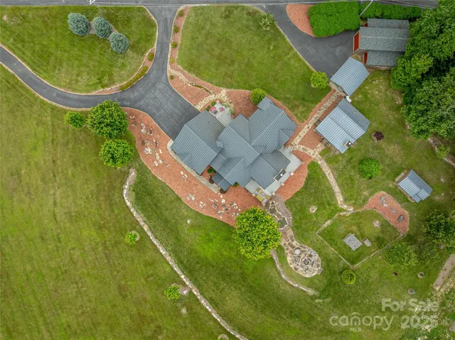 $1,750,000 | 4862 Pinnacle Mountain Road, Zirconia, NC 28790