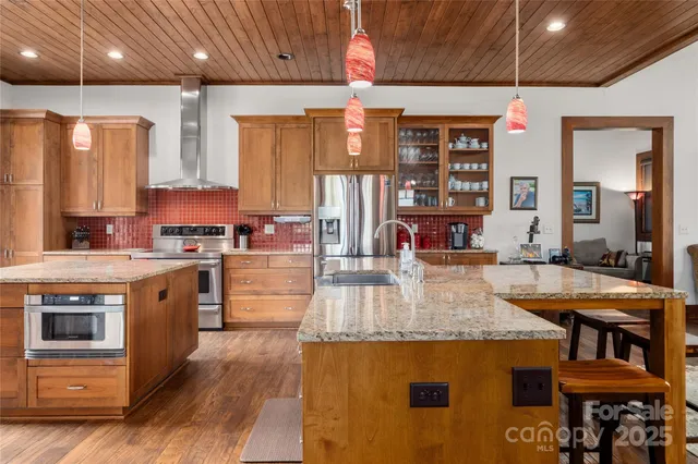 $1,750,000 | 4862 Pinnacle Mountain Road, Zirconia, NC 28790