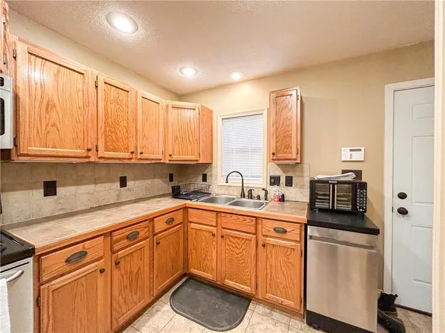 $349,000 | 2222 State Line Road, Prescott, KS 66767