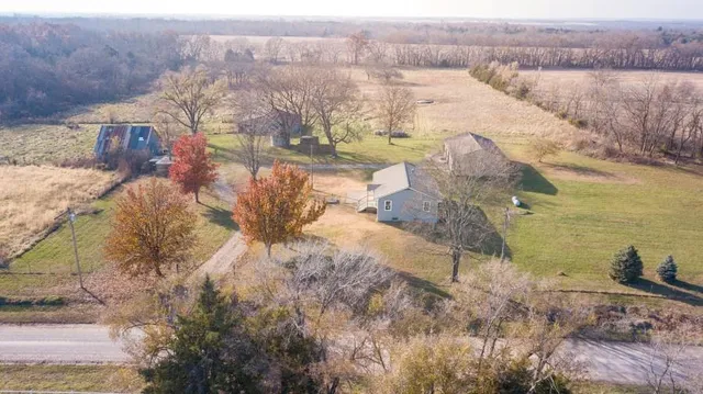 $349,000 | 2222 State Line Road, Prescott, KS 66767