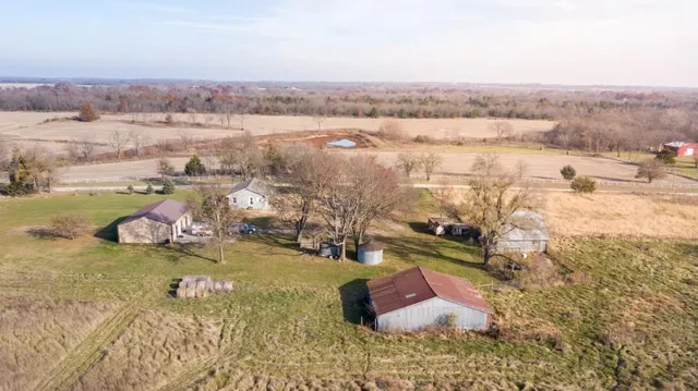 $349,000 | 2222 State Line Road, Prescott, KS 66767