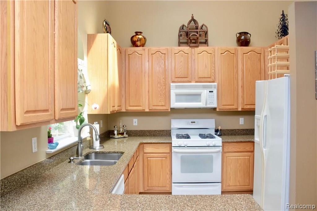 2679 Ravineside South Howell, MI 48843 - Photo 20 of 56 Gallery Image 20