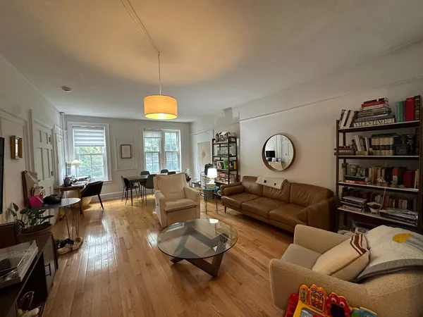 $3,950 | 29 1st Place, Unit PARLOR | Carroll Gardens