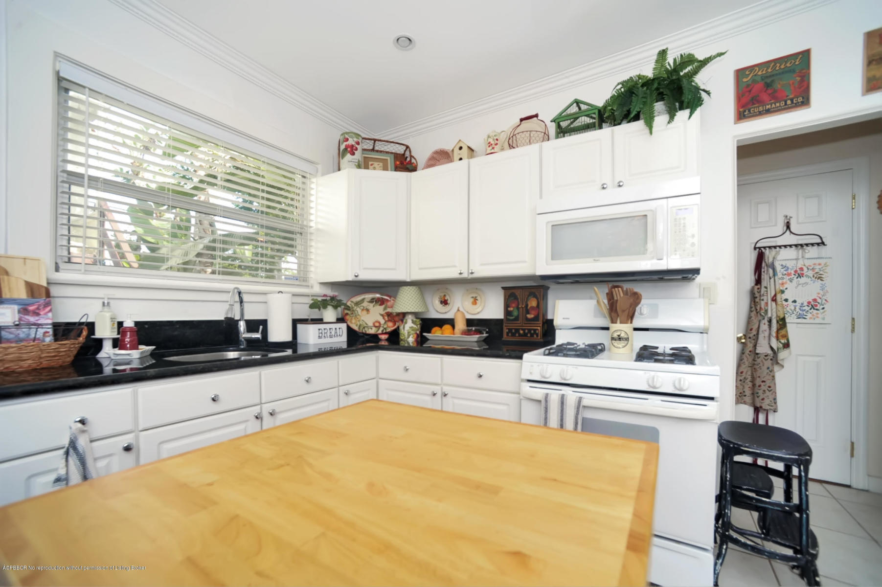 247 Conniston Road West Palm Beach, FL 33405 - Photo 13 of 31 con 19