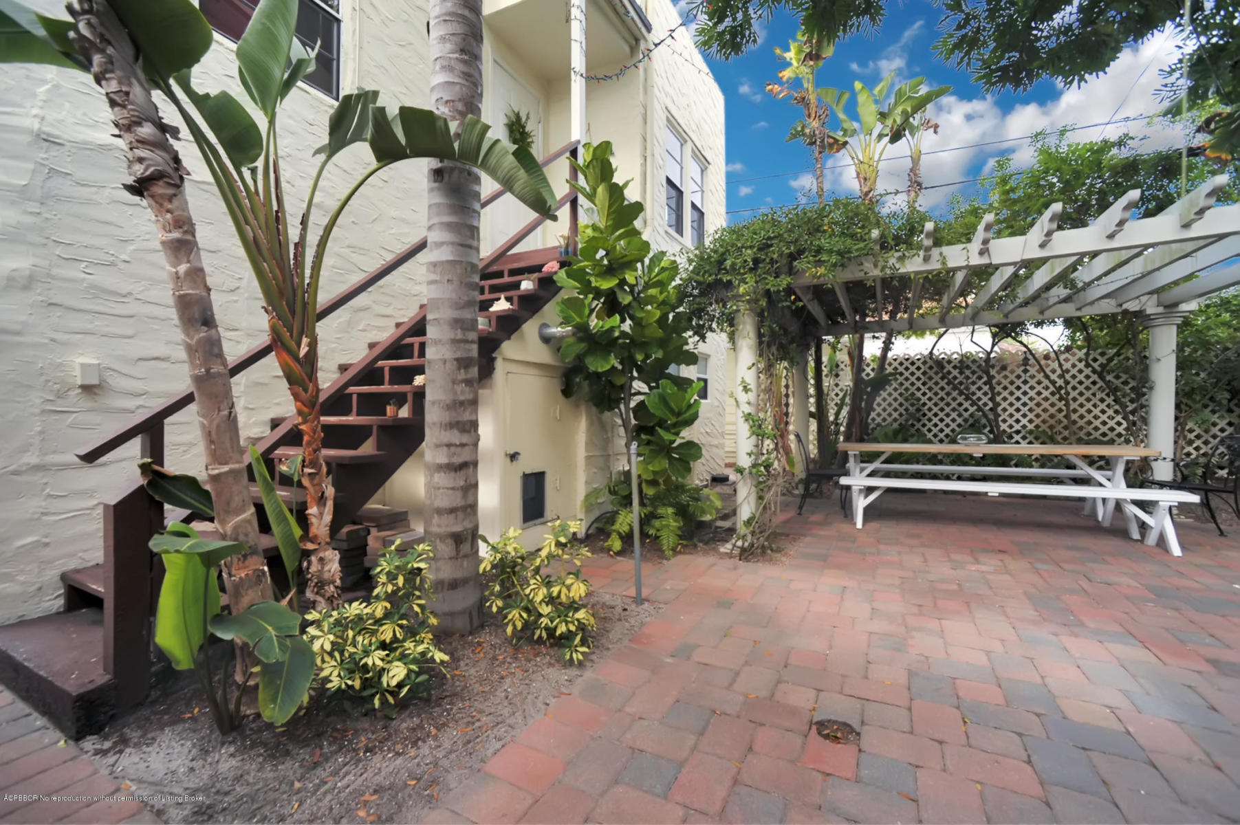 247 Conniston Road West Palm Beach, FL 33405 - Photo 2 of 31 con 2