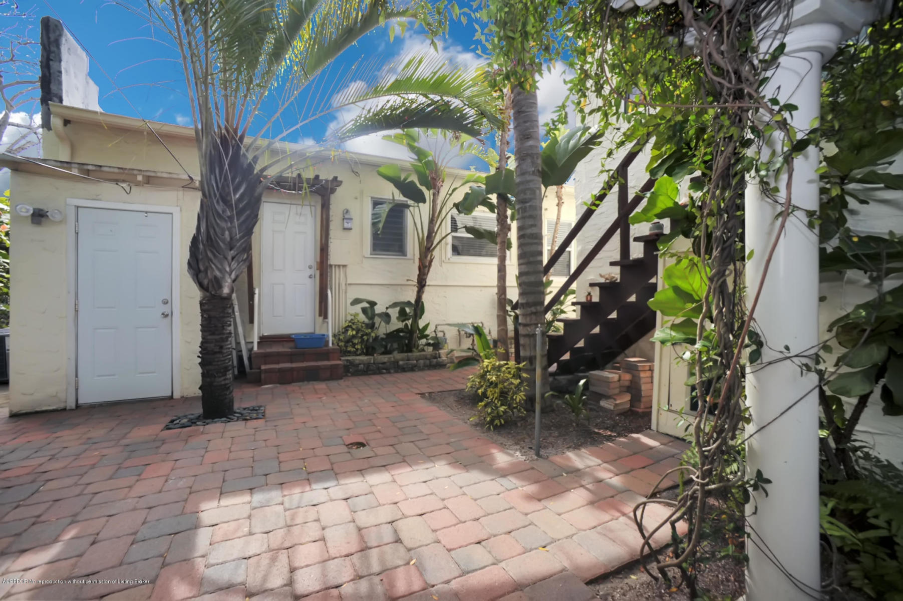 247 Conniston Road West Palm Beach, FL 33405 - Photo 3 of 31 con 3