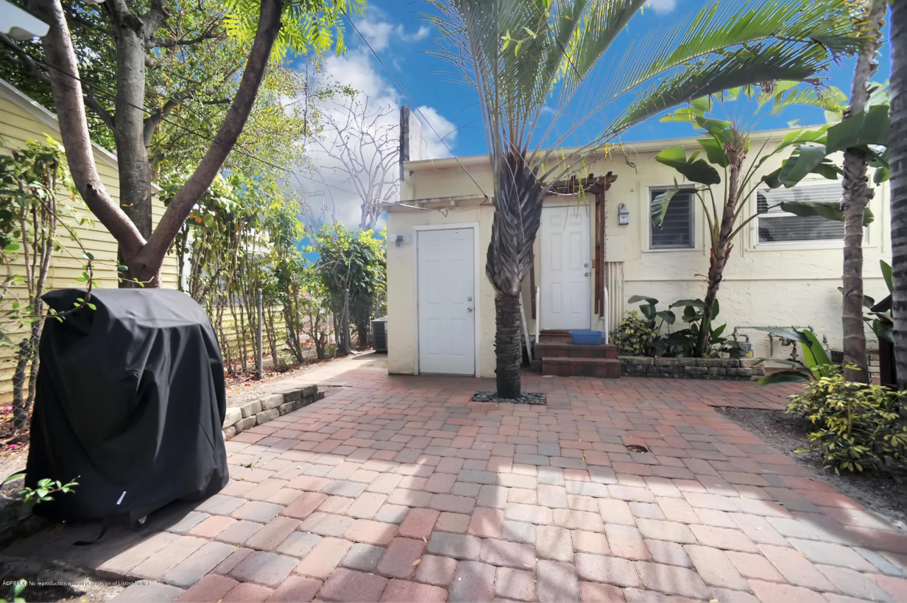 247 Conniston Road West Palm Beach, FL 33405 - Photo 4 of 31 con 4