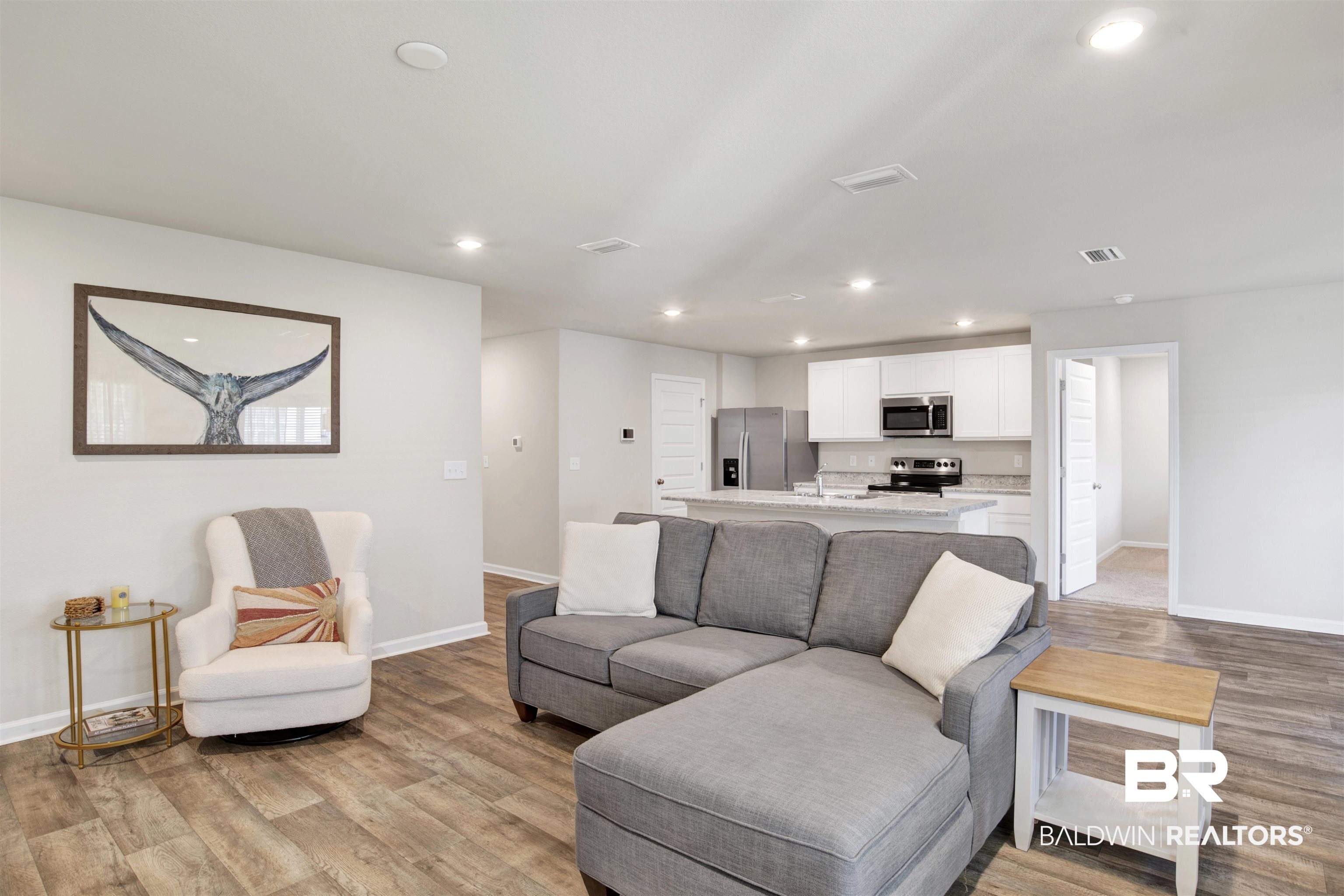 8008 Pickwick Dr. Foley, AL 36535 - Photo 5 of 33 Living Room