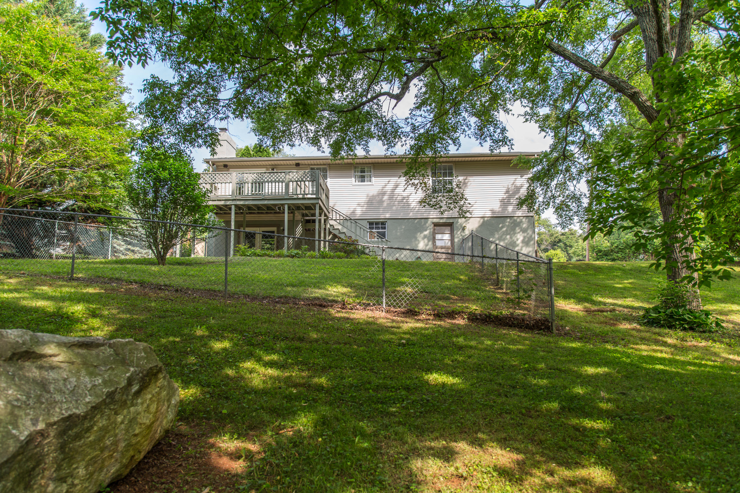 10826 Dundee Road Knoxville, TN 37934 - Photo 23 of 25 Dundee DiFranco Home Team Fenced Yard