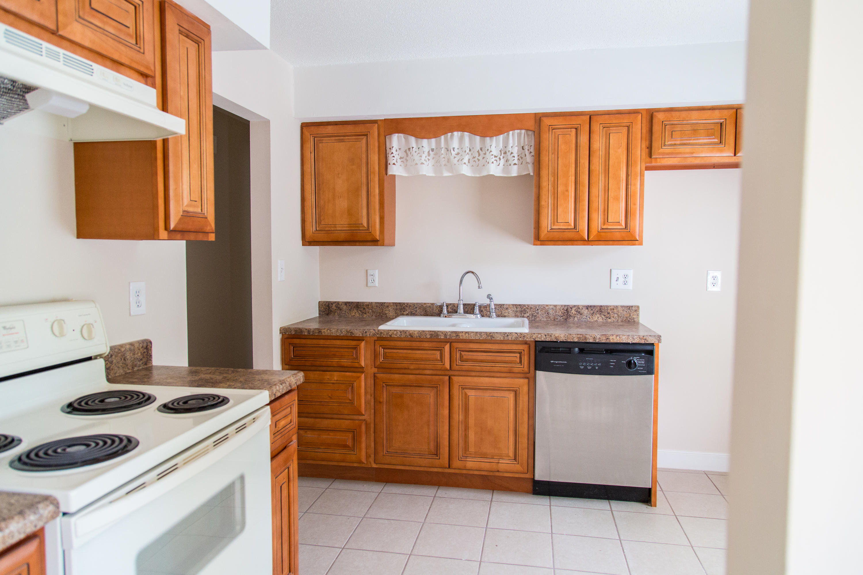 10826 Dundee Road Knoxville, TN 37934 - Photo 6 of 25 Dundee DiFranco Home Team Kitchen - 1