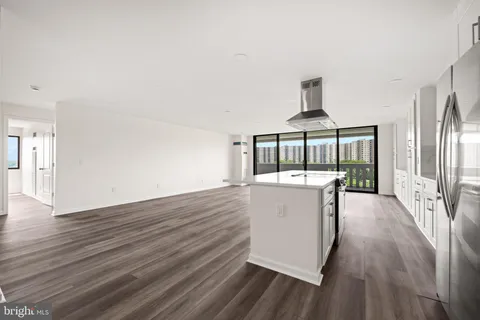 $400,000 | 6101 Edsall Road, Unit 1212, Alexandria, VA 22304