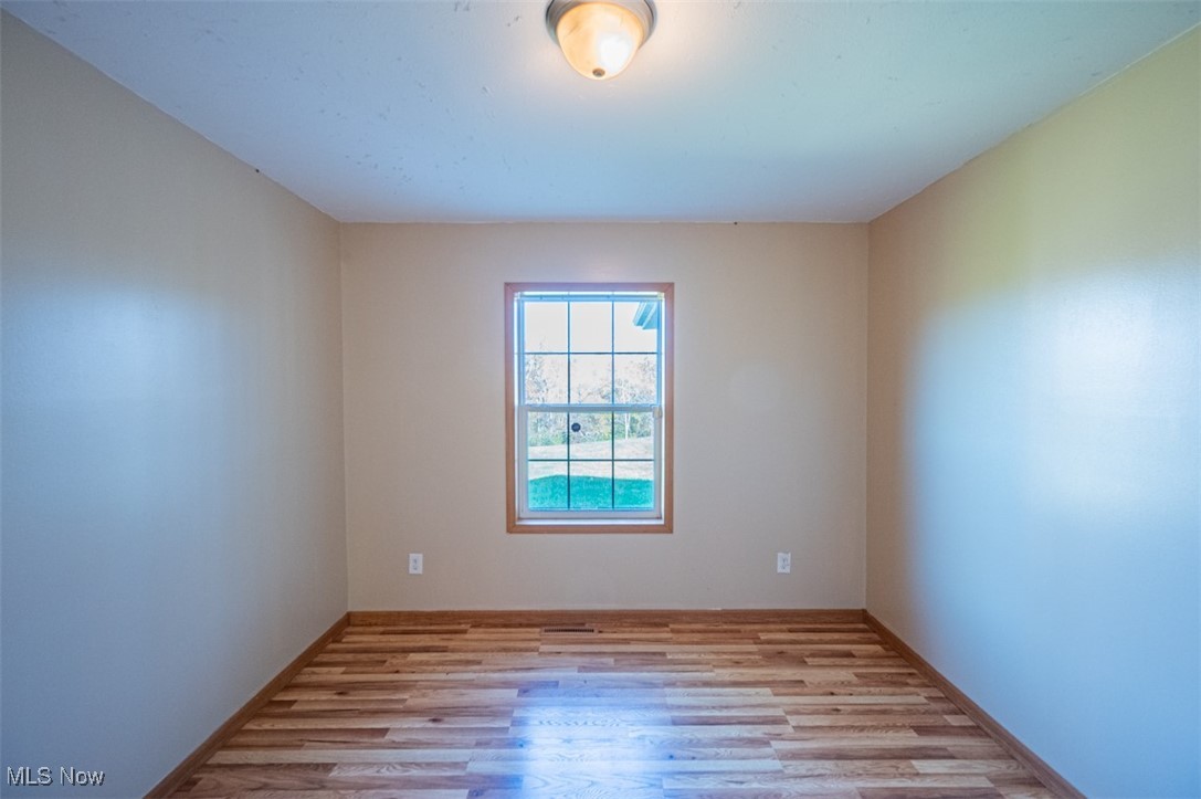 3367 Loomis Ridge Road Parkersburg, WV 26104 - Photo 34 of 43 Bedroom