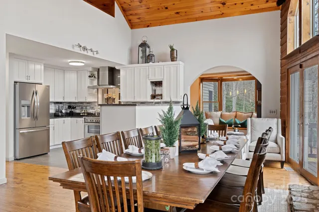 $748,500 | 106 Bishop Cove Road, Fairview, NC 28730