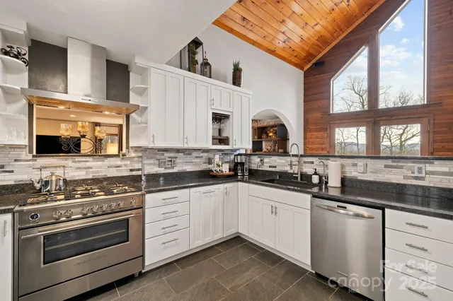 $748,500 | 106 Bishop Cove Road, Fairview, NC 28730